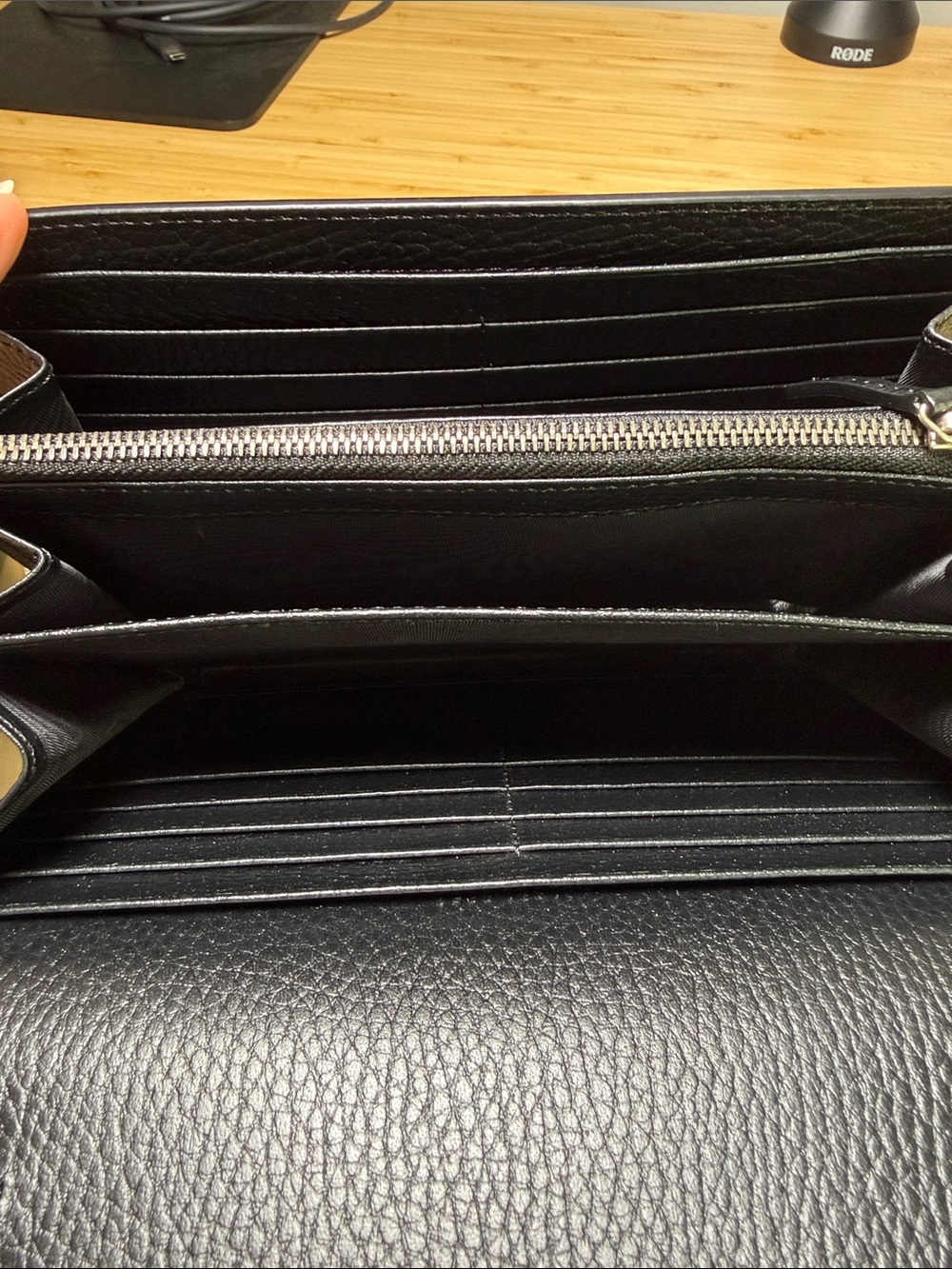 Designer Inspired Classic Black Leather Wallet of Chain - Picture 7 of 13